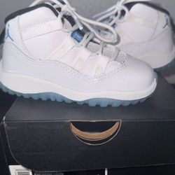 Legend Blue Jordan 11 Retro
