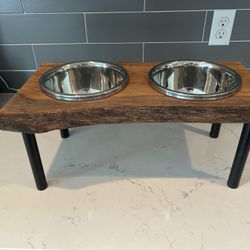 New Live edge oak raised pet feeder.