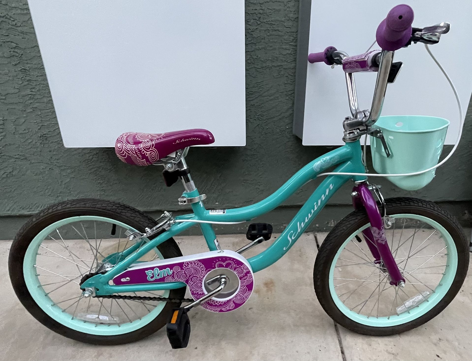Schwinn Elm 18” Wheels Girls Bike