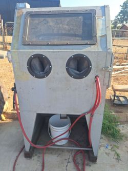 Skak Blast sandblasting cabinet. MADE IN THE USA