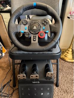 Logitech G29 Driving Force Racing Wheel & Pedals - PS5/PS4/PC - Like New