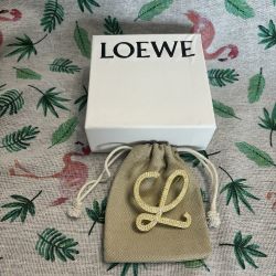  Gold Tone Brooch With Perls 