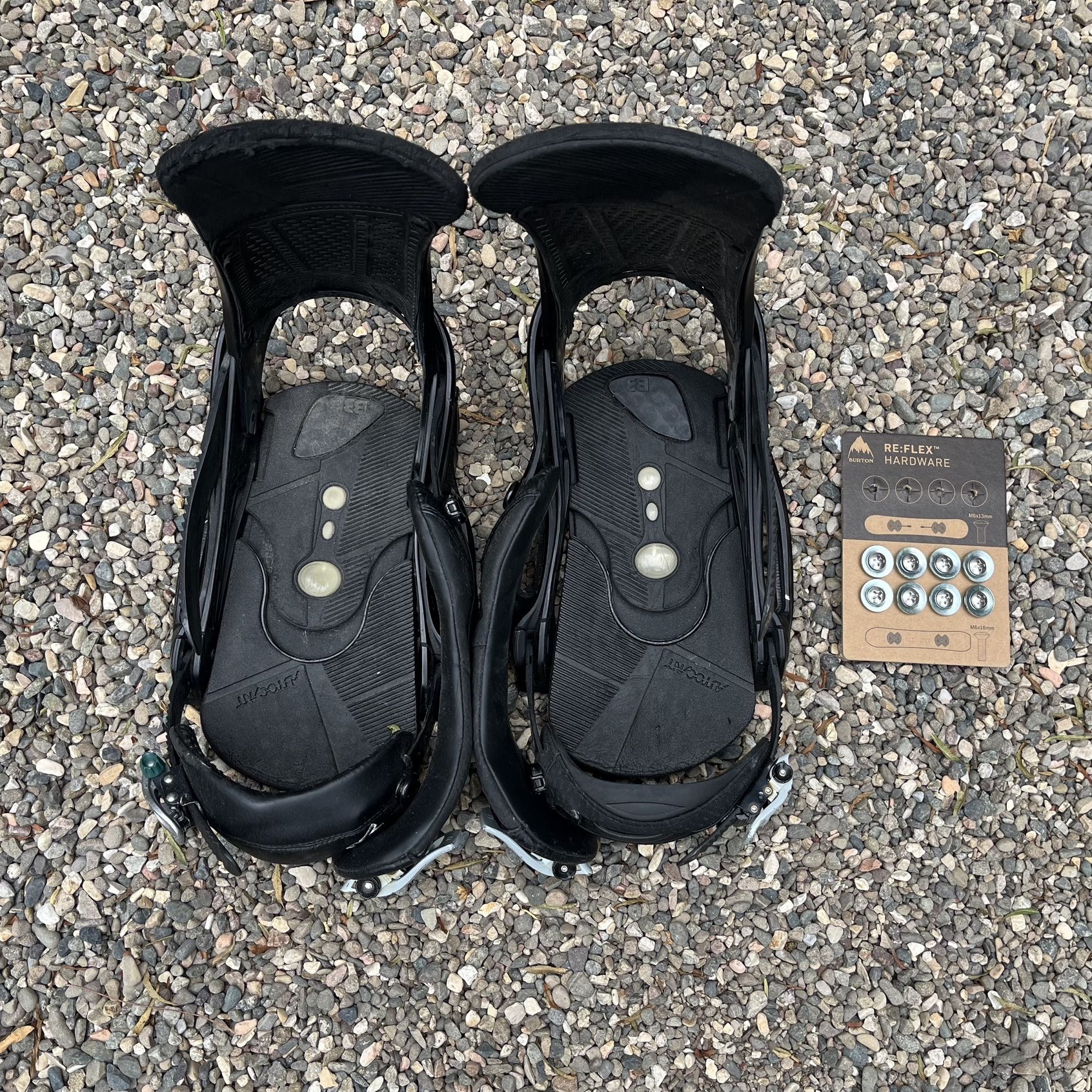 burton malavita est snowboard bindings mens 2026 and come in a medium size. Men's Malavita EST Binding