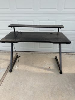 Gaming table