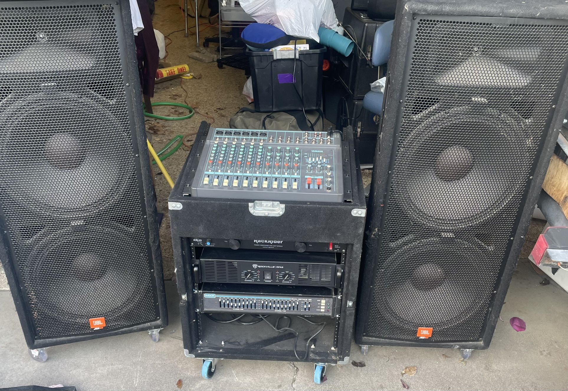 Yamaha Mixer, JBL Speakers, Equalizer.