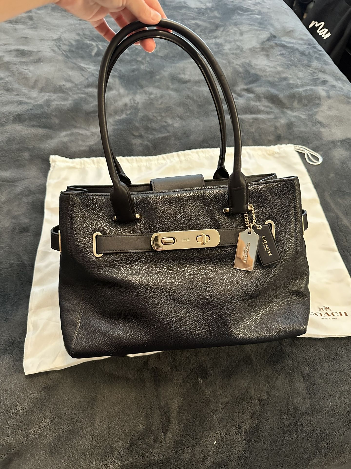 Beautiful COACH Purse 36488 NAVY blue MEDIUM SIZE Swagger Carryall Pebble Leather Satchel NEW WOT - Comes With Dust Bag - Paid $436.38 With Tax