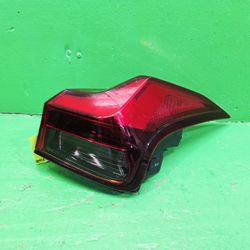 Ux 2019 2020 2021 2022 PASSENGER QUARTER PANEL TAILLIGHT OEM