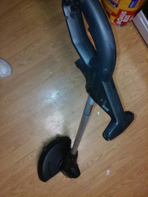 Free Black decker Corded String Trimmer/edger For Art Or Photo Frame for  Sale in Los Angeles, CA - OfferUp