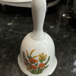 Christmas Dinner 🔔 Bell Porcelain 