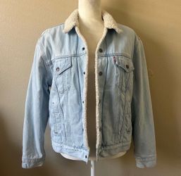 Levis woman’s 90s sherpa trucker