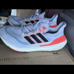 ADIDAS Ultraboost Light Mens 11