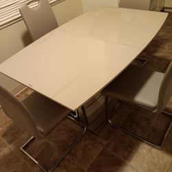 Very Good Condition Clean Glass Table