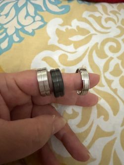 Men’s Fashion Stainless Steel Wedding Band Size 10 $22’ $25