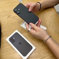 iPhone 16 