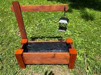 Mini planter with solar light
