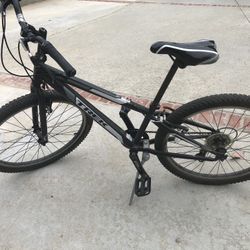 Trek Mountain Bike Bicycle - MT 200 Boy's Hybrid Model 15816001111