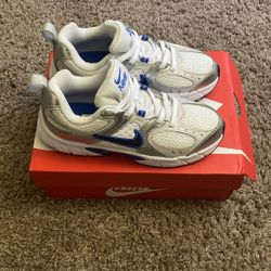 Nike V5 RNR Little Kids