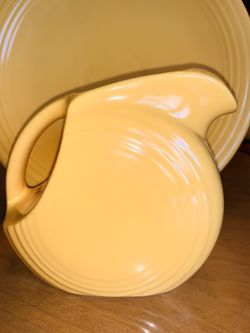 VINTAGE 1940’s FIESTA JUICE PITCHER IN MINT CONDITION