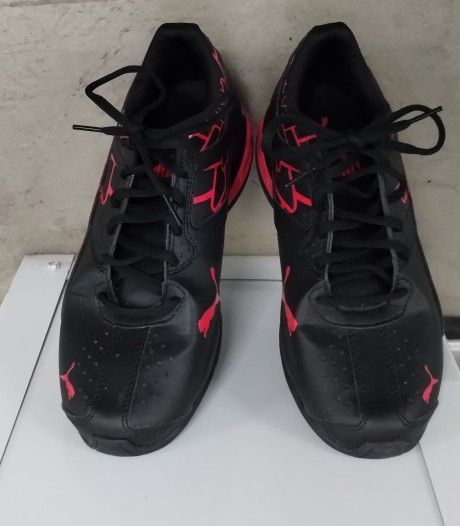 Womens Pumas Tazon 6