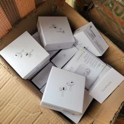 Apple AirPods Pro 3 – White – Complete Box & Charging Case