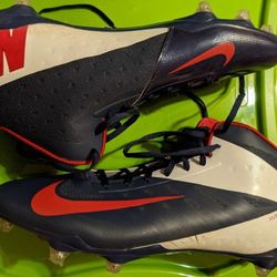 Nike hyperfuse cleats size 14
