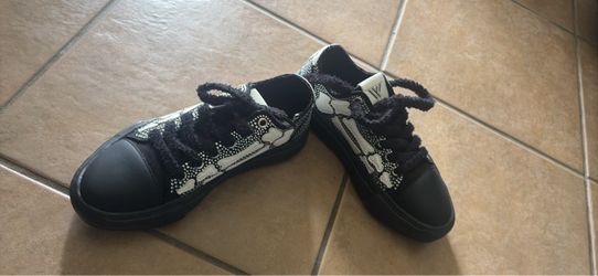 Watson diamond studded 8.5 sz