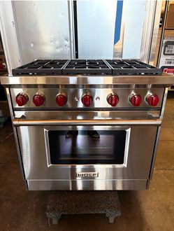 🔥 WOLF 36” PROFESSIONAL GAS RANGE – 6 BURNERS – $6,500 🔥