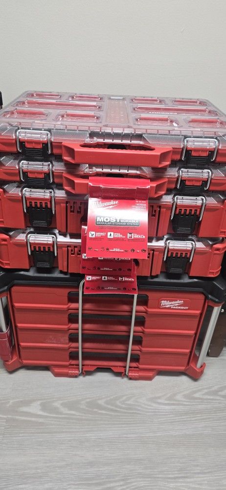 Milwaukee PackOut Drawer And Organizers