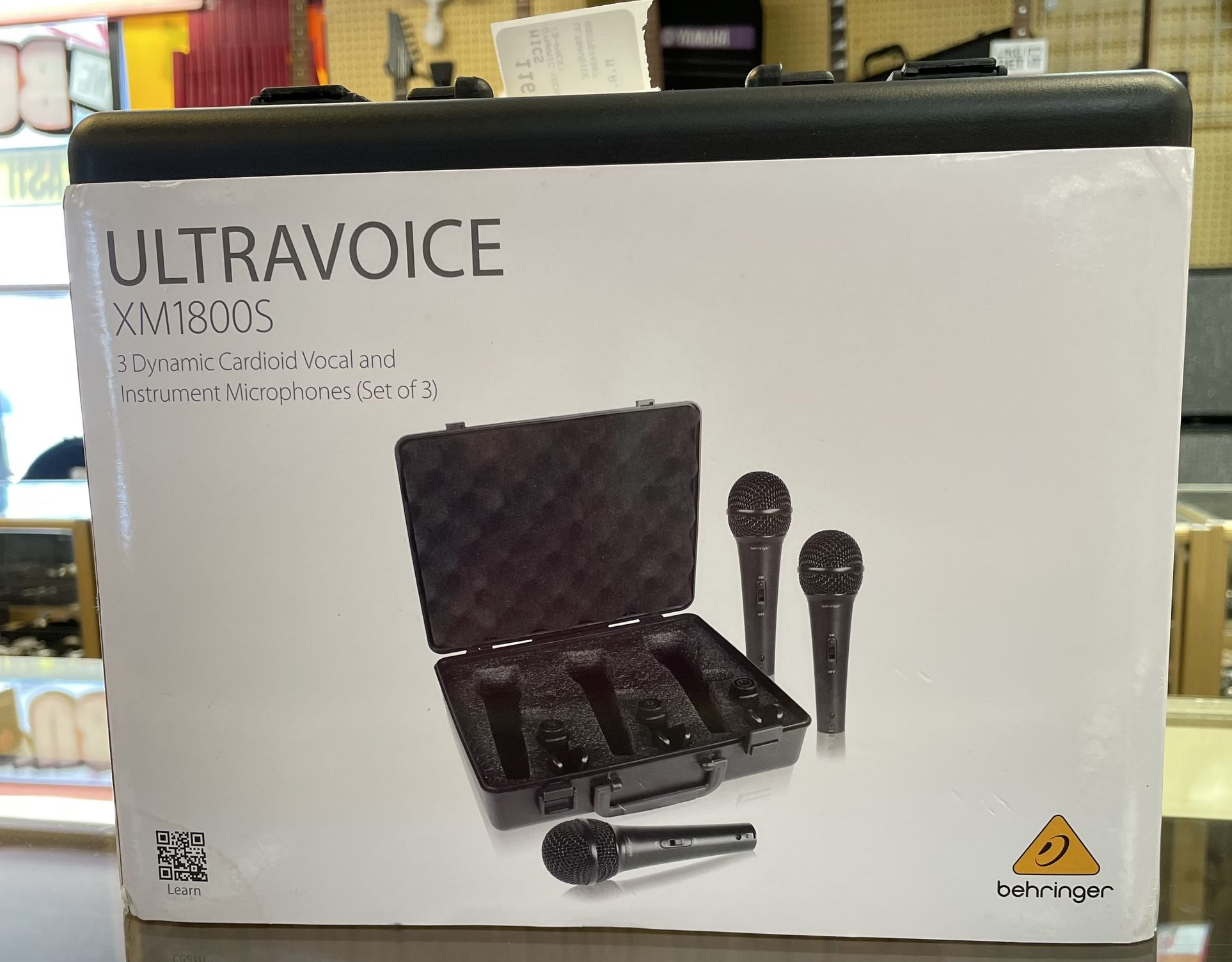 Ultra voice XM1800s 3-Dynamic Cardioid Vocal & Instrumental Microphones New Open Box