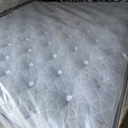 King Size Eastern Euro King Koil Respun Ultra Firm Button Top Aireloom Kluft Hotel Collection Beautyrest Black Hybrid Series Purple Rejuvenate Saatva 