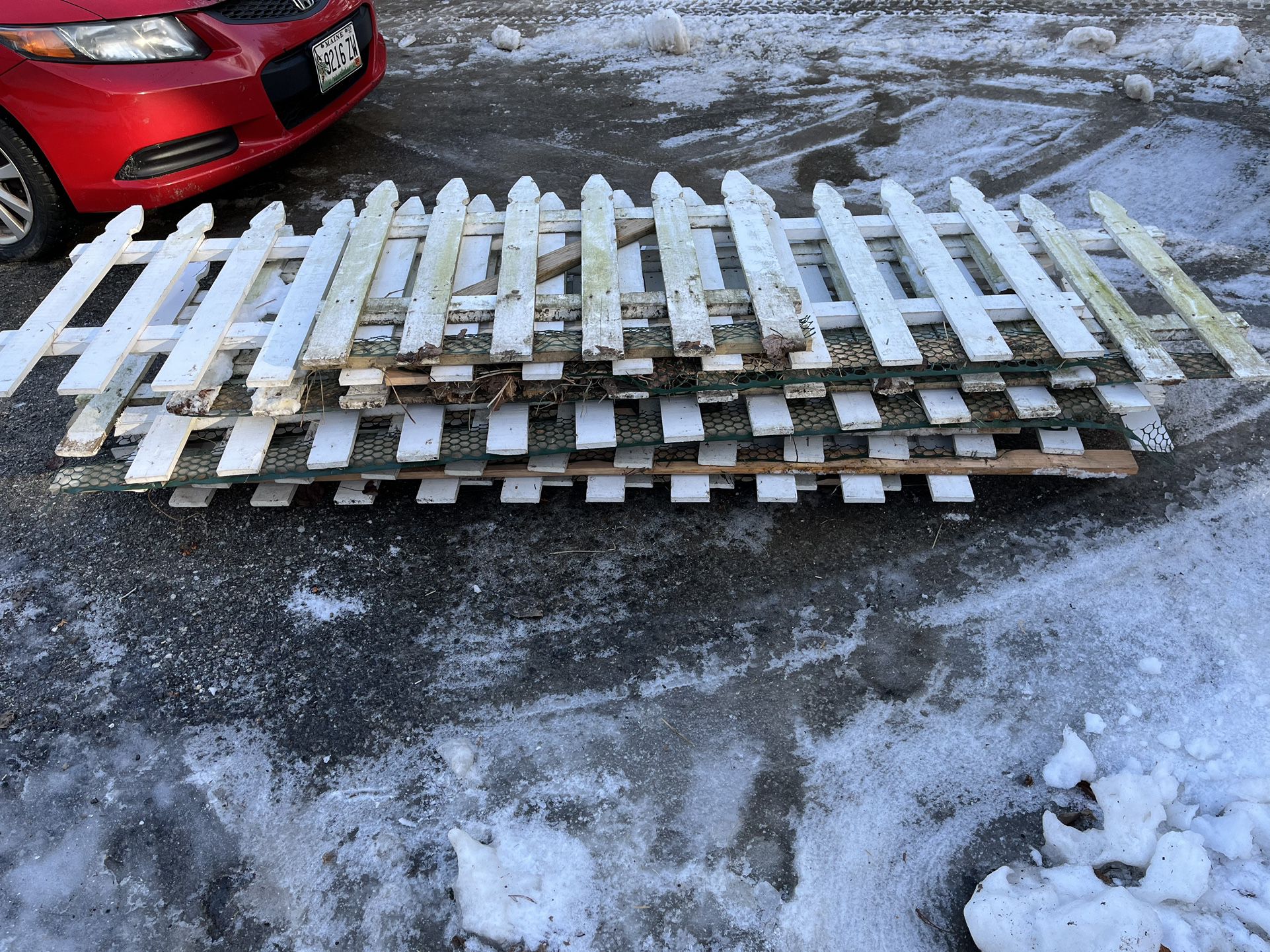 80 Ft Of white Picket fencing 
