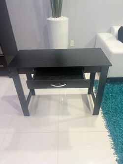 Computer desk / escritorio de computadora