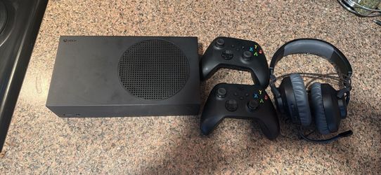 Black Xbox series s 1TB