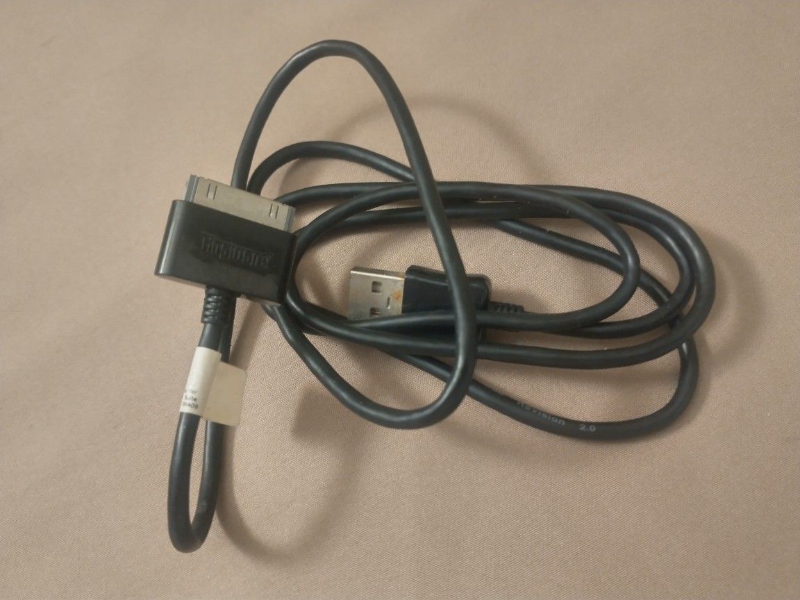 Old iPod 30 Pin USB Cable