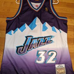 Mitchell & Ness NBA Swingman Road Jersey Jazz 96 Karl Malone