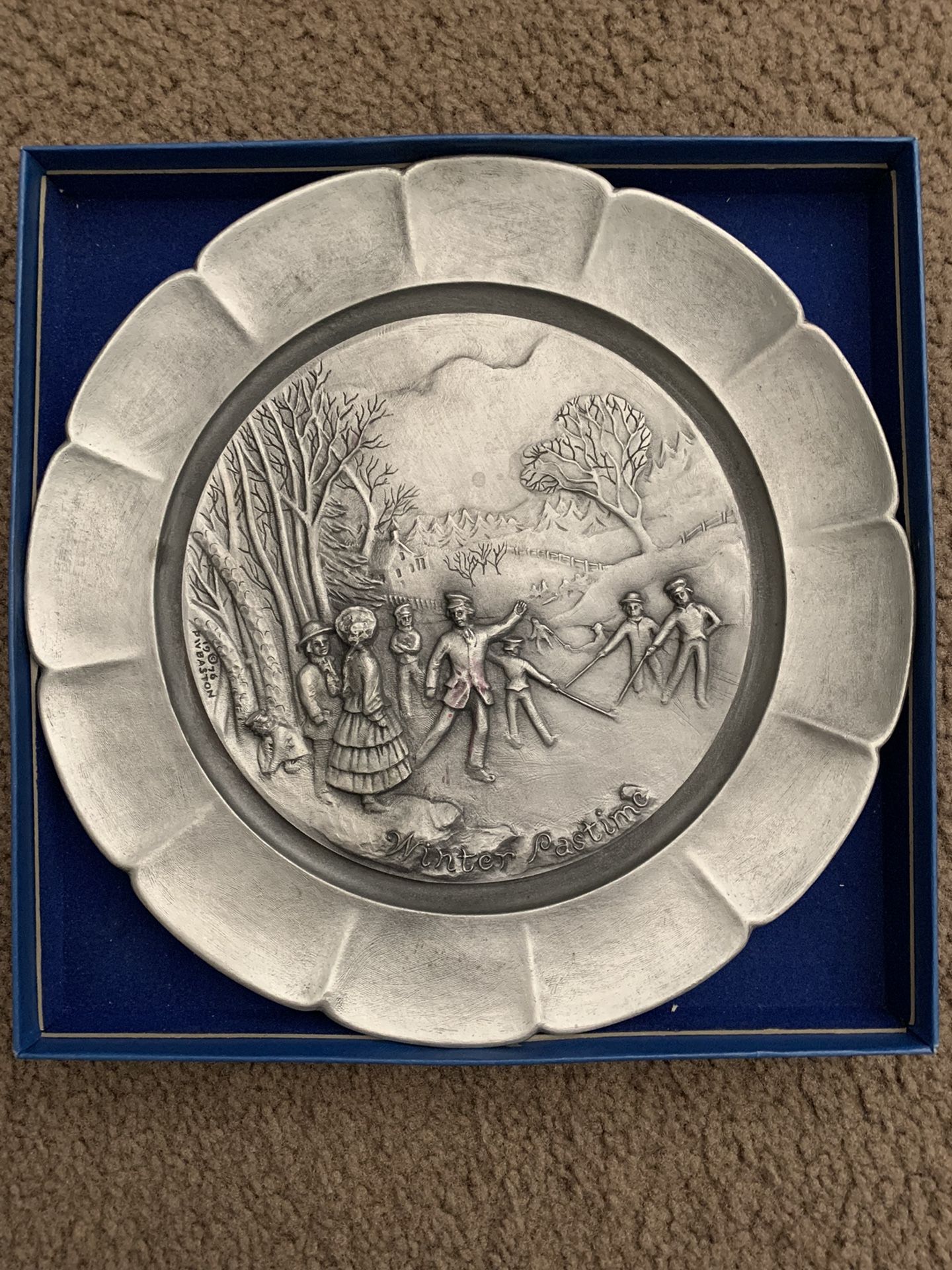Collectible pewter Plate 1976