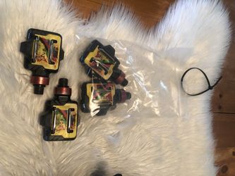 HIGH END BIKE PEDALS - 2 PAIR OF USED TIME / ATAC BIKE PEDALS