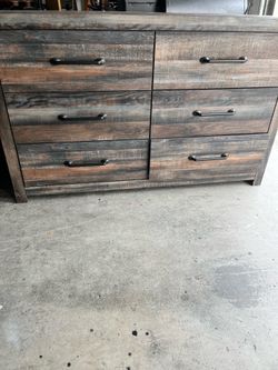 Dresser