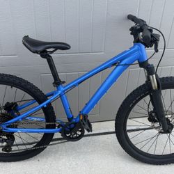 Kids GIANT STP 24” Dirt Jumper