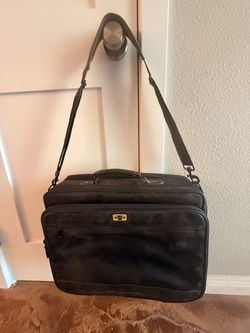 19 x 16 x 5” briefcase travel bag