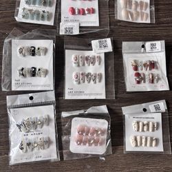 Total Of 9 Different Sizes And Color Combinations Press On Nails Without Glue