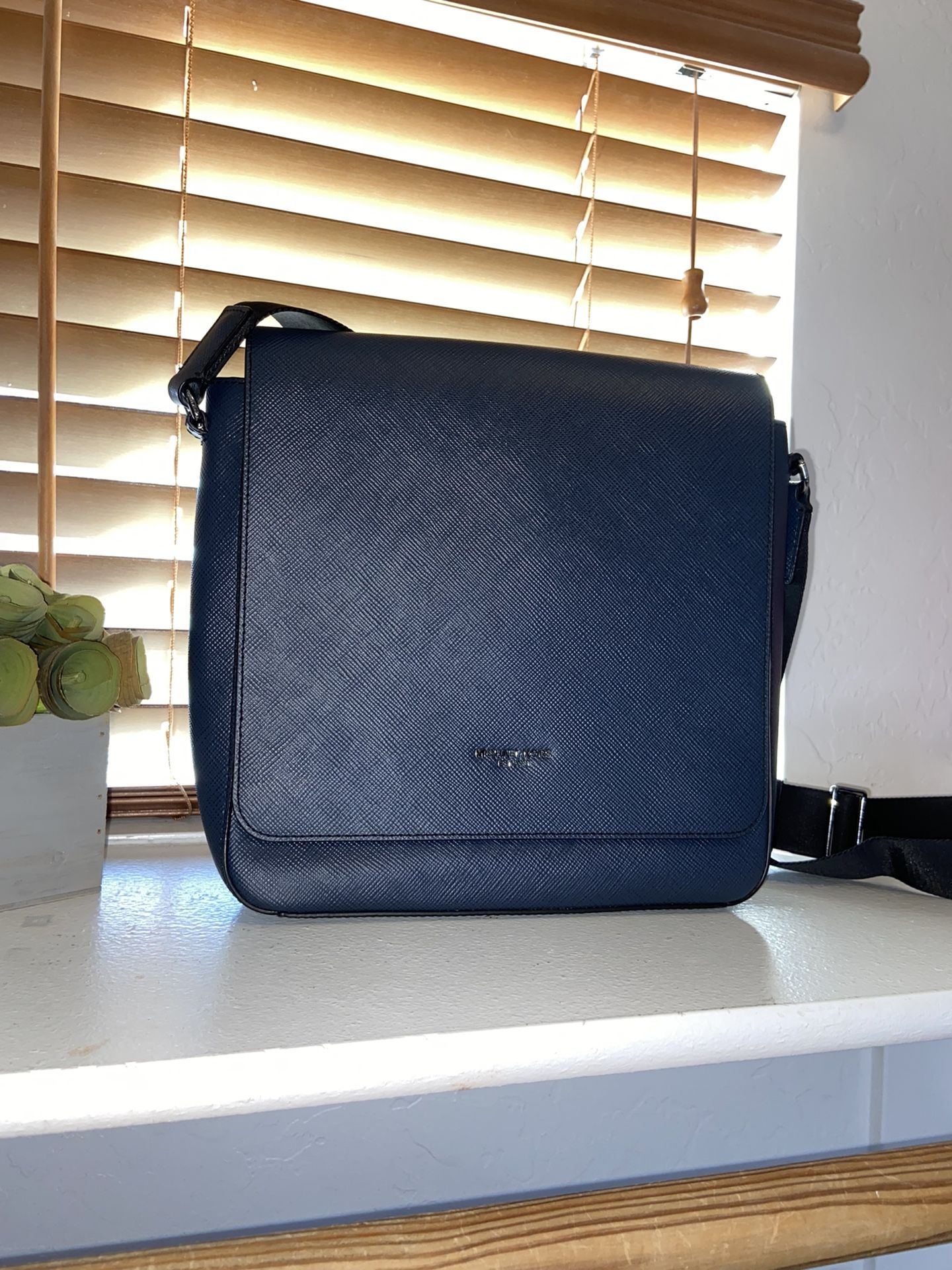 Michael Kors Messenger Bag