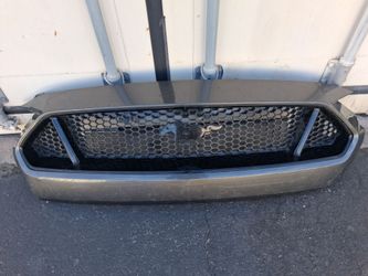 Ford Mustang grille