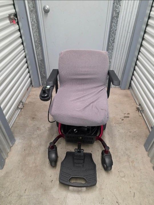 Mobility Scooter W/new Batteries
