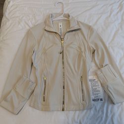 Light Ivory Gold Size 4 lululemon 