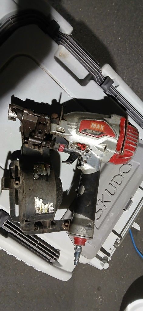 Coil Nailer