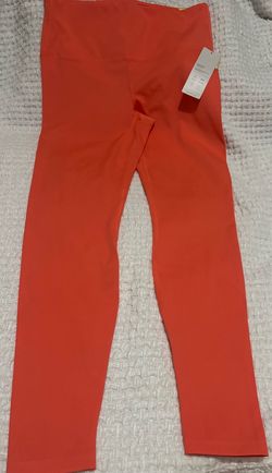 New Women’s All in Motion Capri Leggings – Coral Pink – Size Large