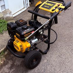 DeWALT 3400 psi pressure washer