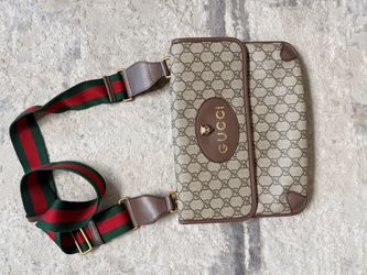 Gucci GG Supreme Messenger Bag
