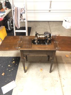 VINTAGE ANTIQUE GRAYBAR SEWING MACHINE
